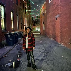 Meet your Posher, Christina